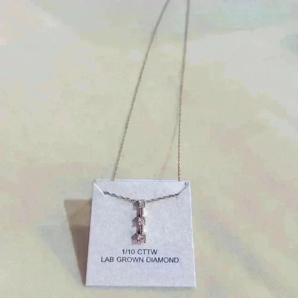NWT 14K Gold over Silver 18” Pendant. 1/10 CT TW Lab Grown Diamond. Wome… - Picture 3 of 3